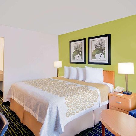 Days Inn By Wyndham Easton Kültér fotó