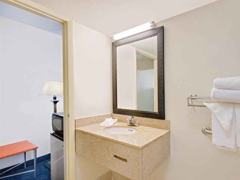 Days Inn By Wyndham Easton Kültér fotó