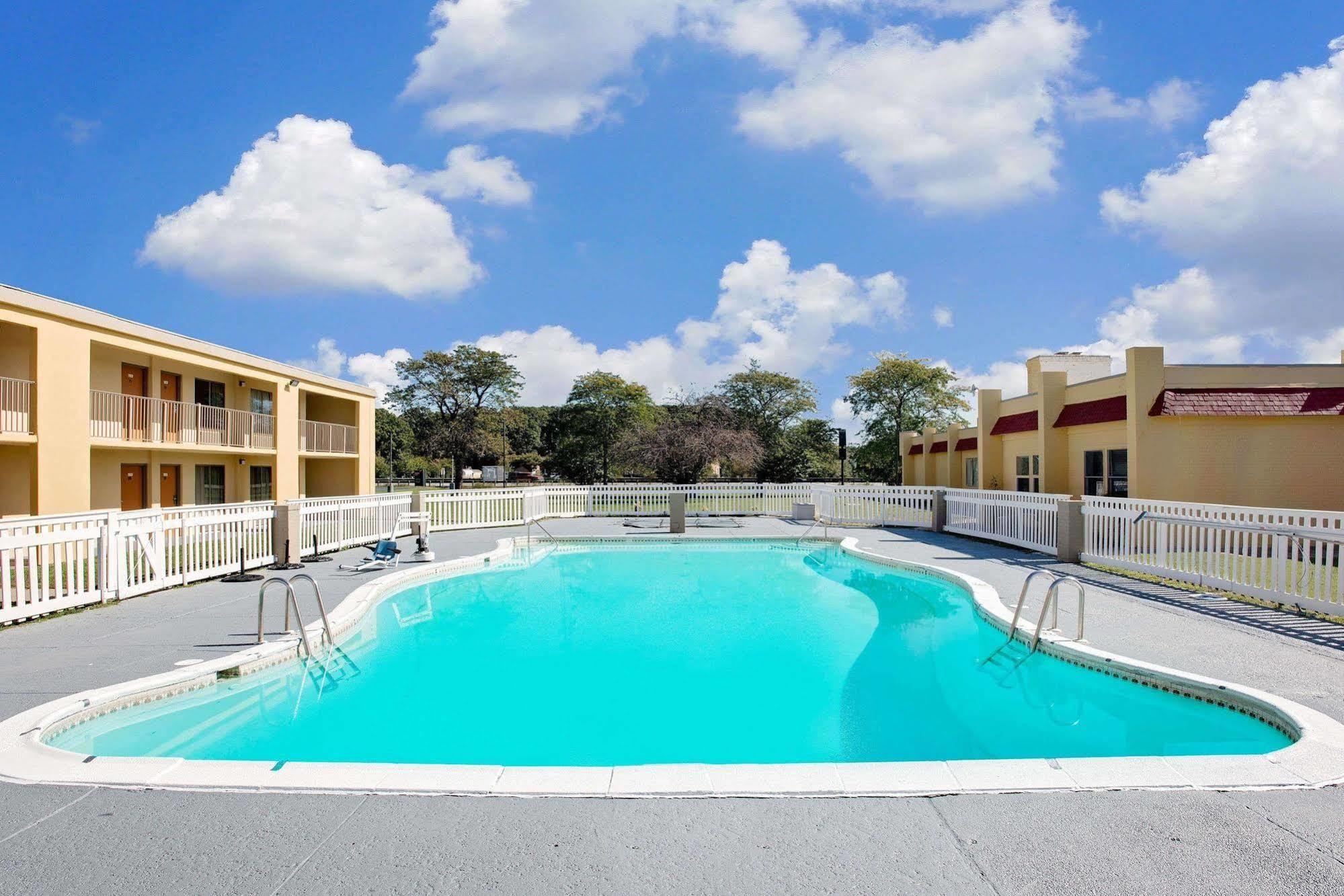 Days Inn By Wyndham Easton Kültér fotó
